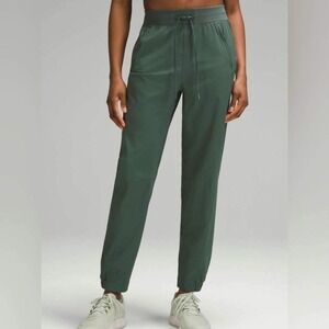 Lululemon License to Train High Rise Jogger Pants Green Women's 10 Athleisure